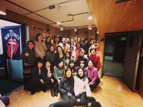 科学学所妇委组织全体女同志开展录音棚体验活动，庆祝“三八妇女节”1